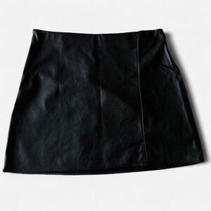Old Navy Black Faux Leather Mini Skirt (XL)